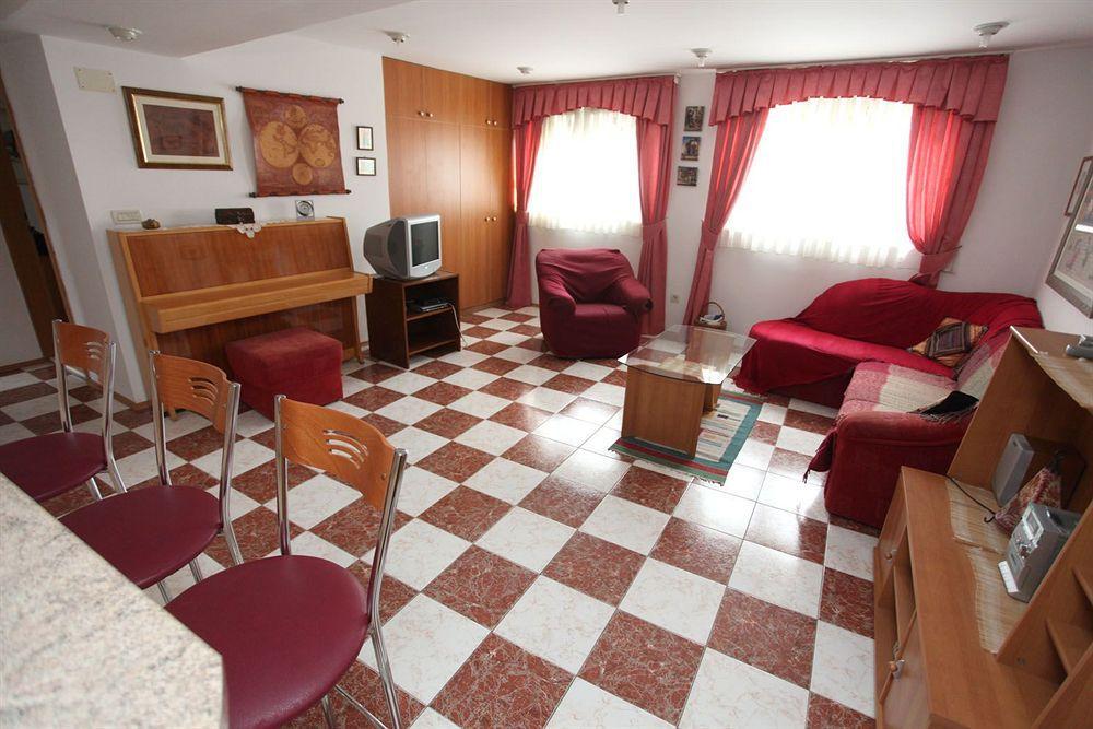 Split Apartments Peric Екстер'єр фото