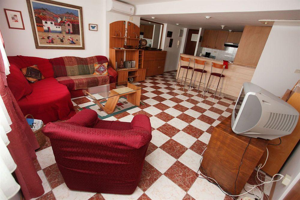 Split Apartments Peric Екстер'єр фото