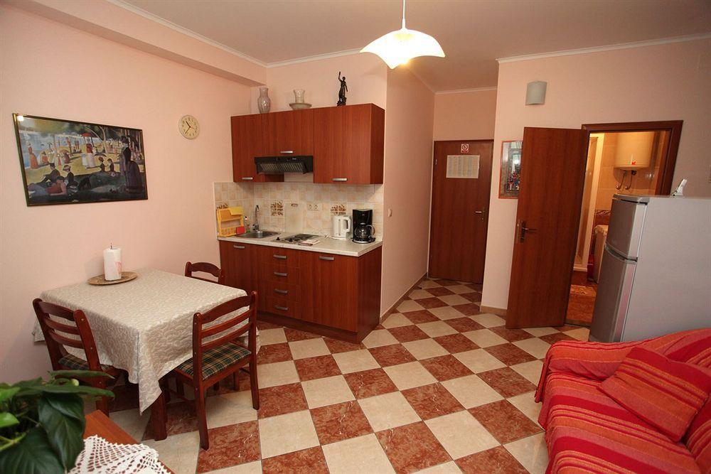 Split Apartments Peric Екстер'єр фото