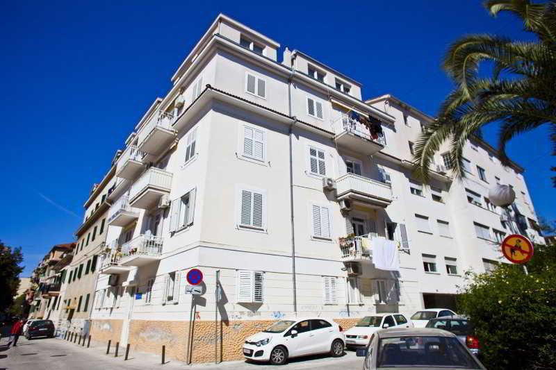 Split Apartments Peric Екстер'єр фото