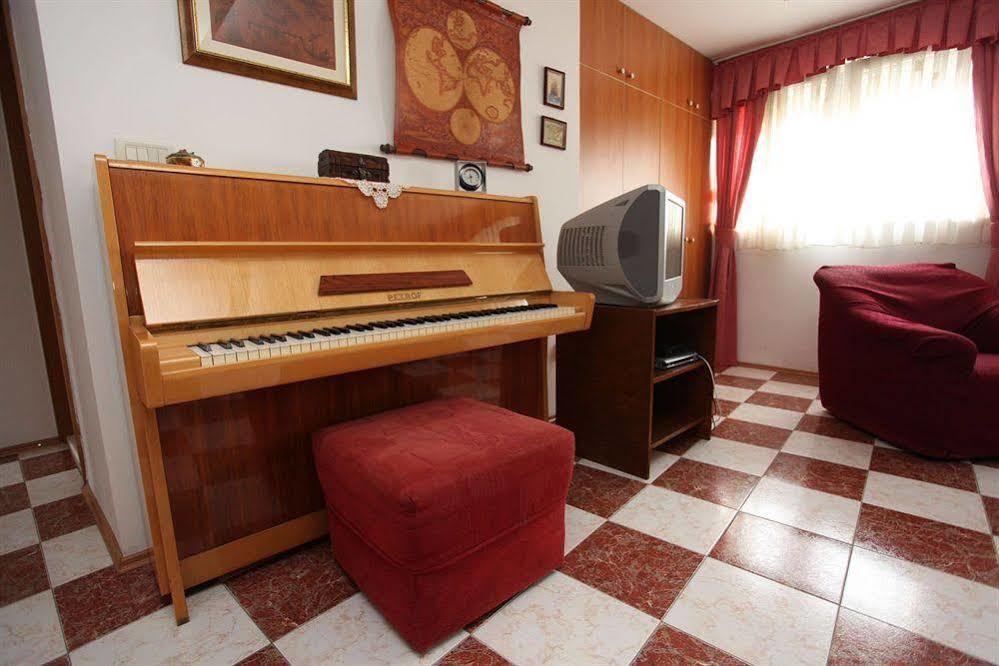 Split Apartments Peric Екстер'єр фото