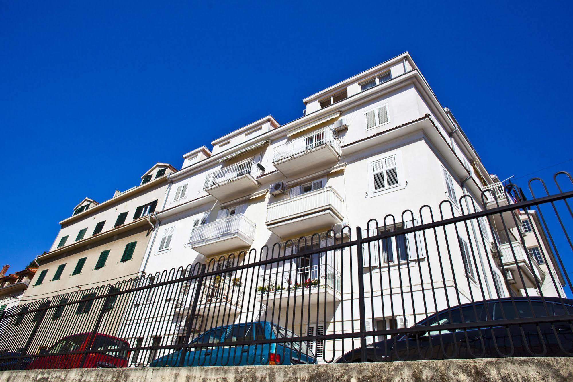 Split Apartments Peric Екстер'єр фото