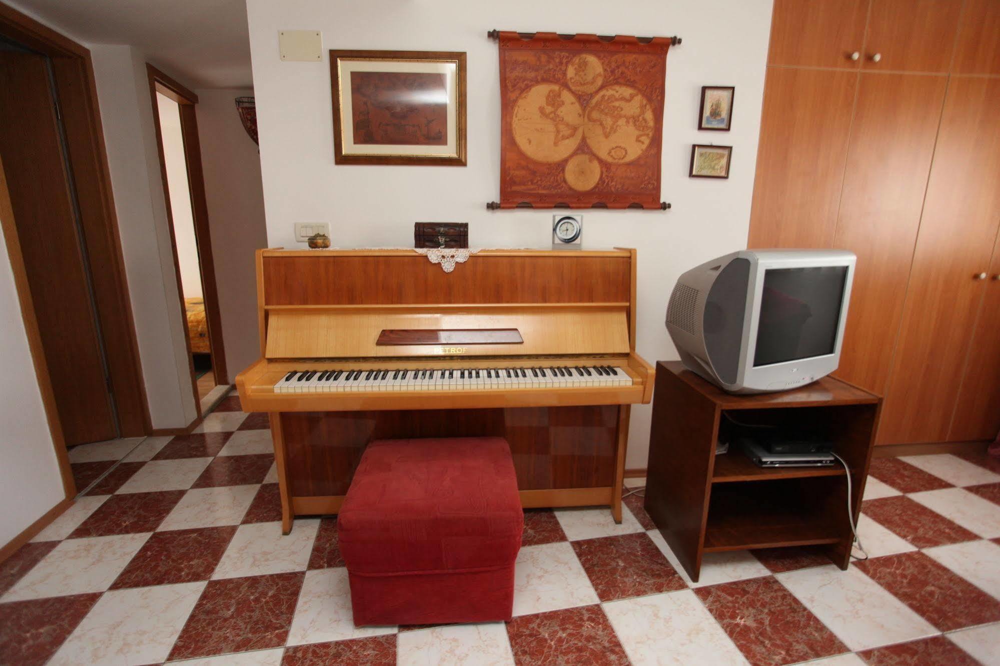 Split Apartments Peric Екстер'єр фото